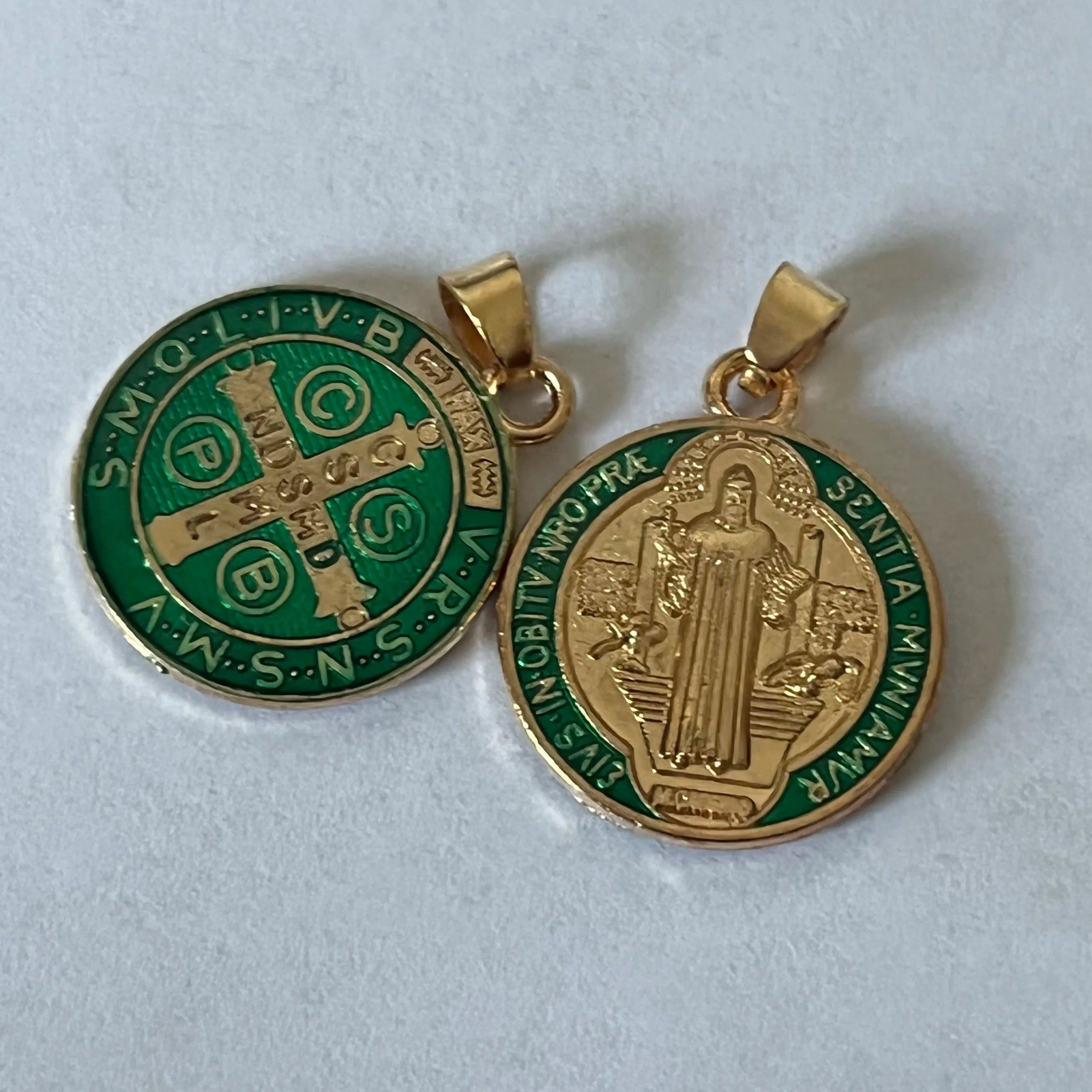 10 Pieces Religious Multicolor Saint Benedict Medal Catholic Gold Plated SB Medal Coin San Benito Gift