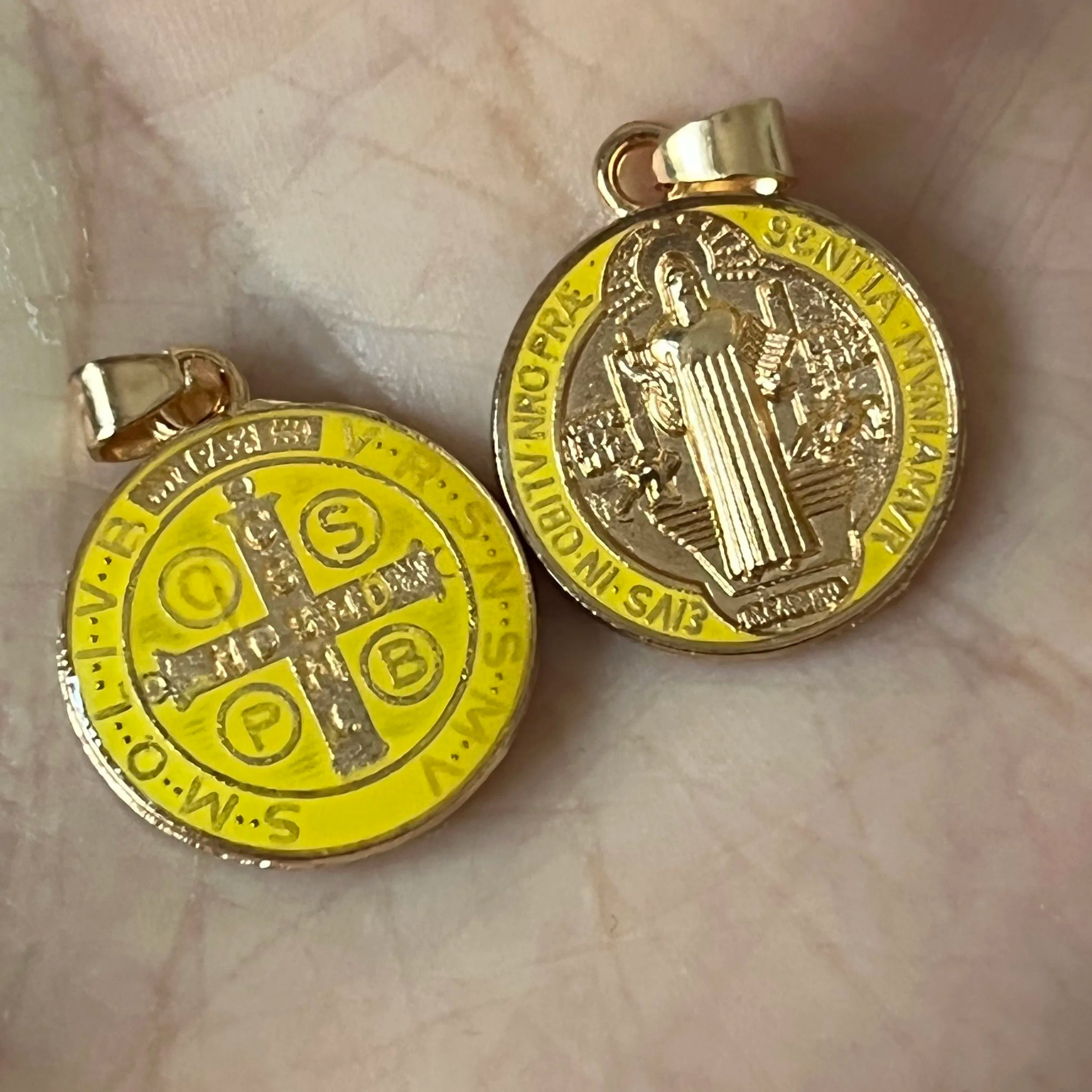 10 Pieces Religious Multicolor Saint Benedict Medal Catholic Gold Plated SB Medal Coin San Benito Gift